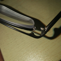 眼镜框粘接用什么胶-试试这款粘接塑料与金属的快干胶强度高不变脆