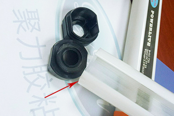 PVC材质高强度粘接用什么胶-用聚力PVC快干胶水强度高不发白